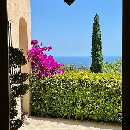 Les Hauts De La Riviera