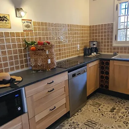 Les Hauts De La Riviera Bed & Breakfast